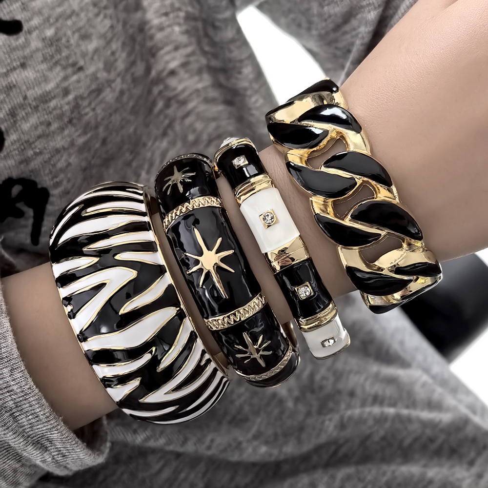 Enameled Golden Plated Zebra-P - огляд і ціна Zebra Tablet Accessories